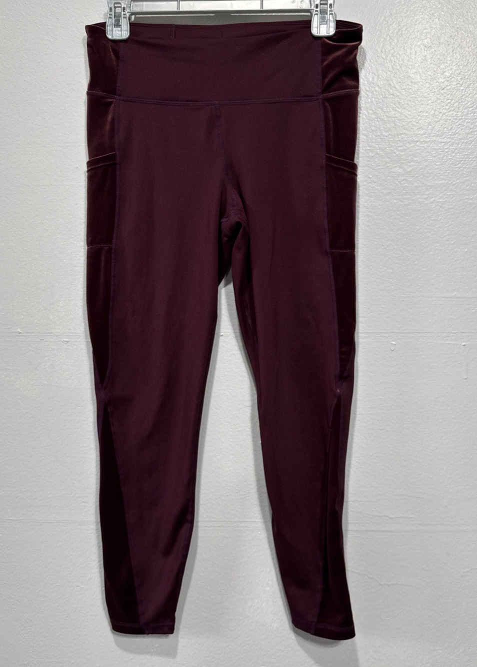Gap Fit Leggings Womens M Burgundy Velvet Sides Pockets Blockout Technology
